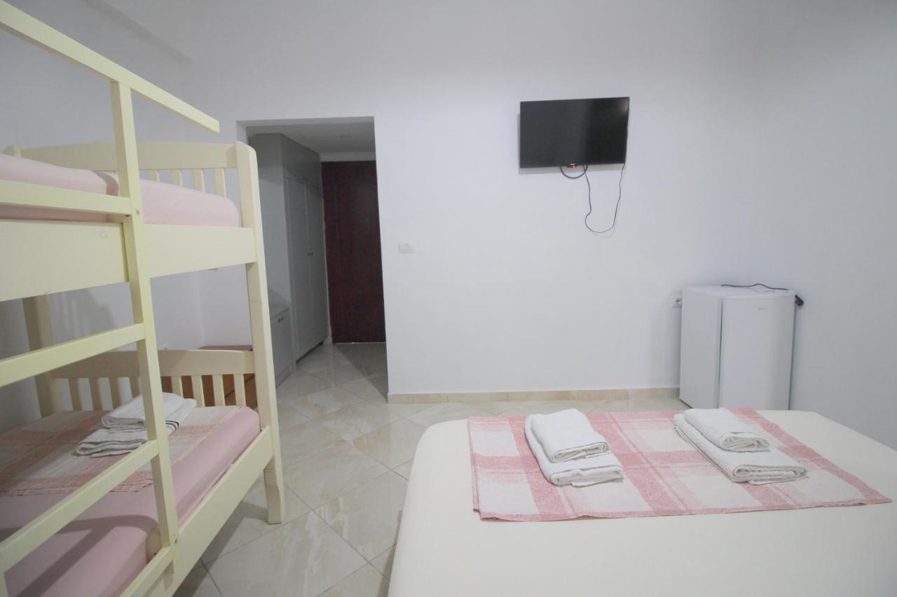 Andy Apartments Sarandë Exterior foto