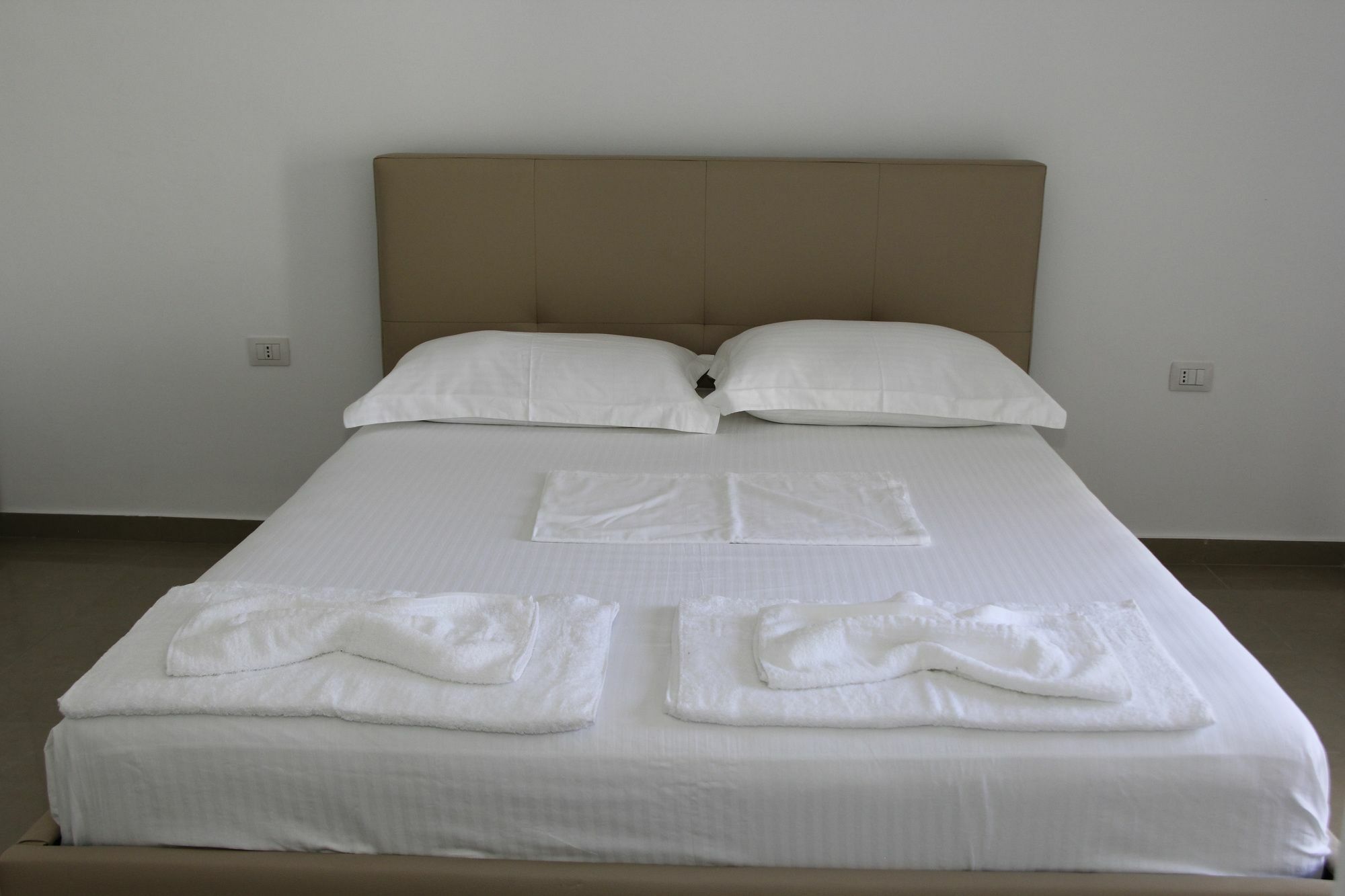 Andy Apartments Sarandë Exterior foto